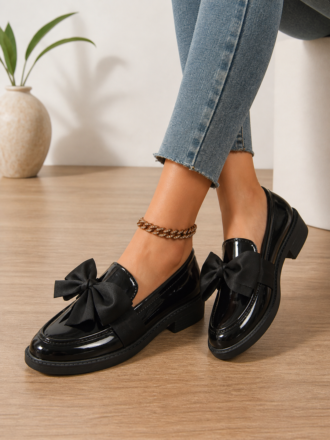 Women's Classic Leather Bow Detail Loafers