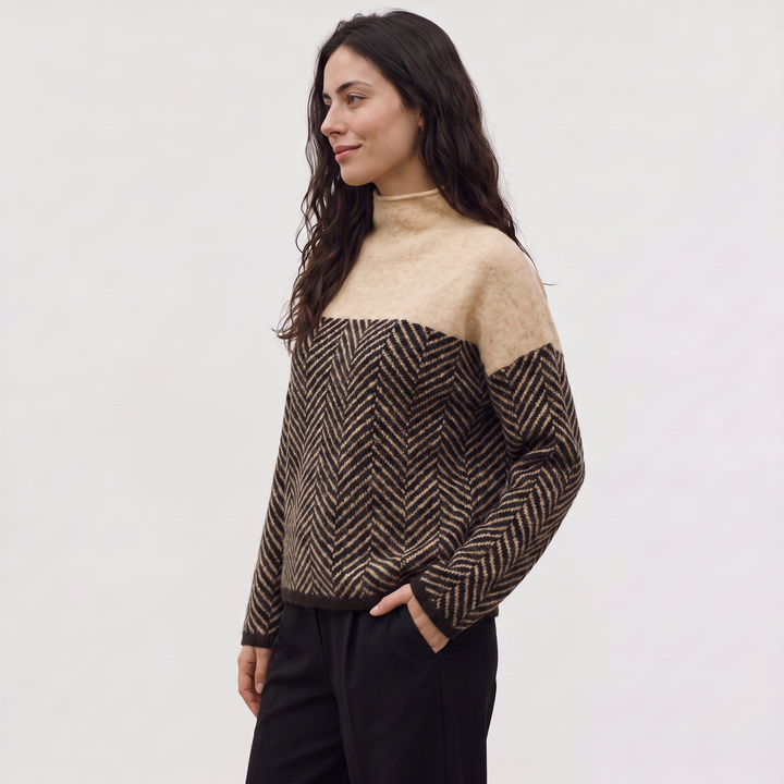 Women's Relaxed Knit Turtleneck Sweater in Beige