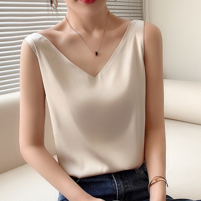Womens Sleeveless V-Neck Top Silk Smooth Fit - Clovrio
